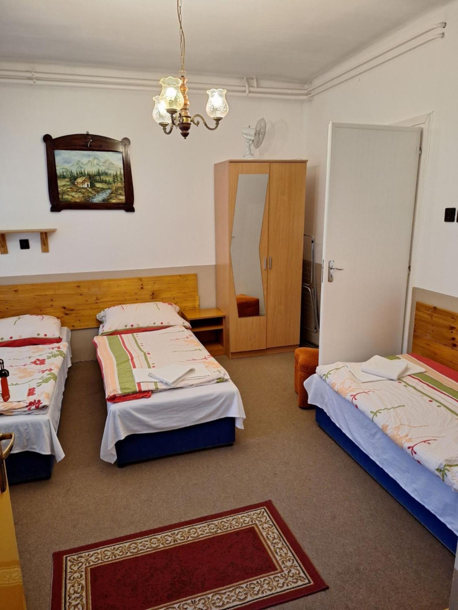 Bed and Breakfast Fenyo Panzio Mezőkövesd Exterior foto