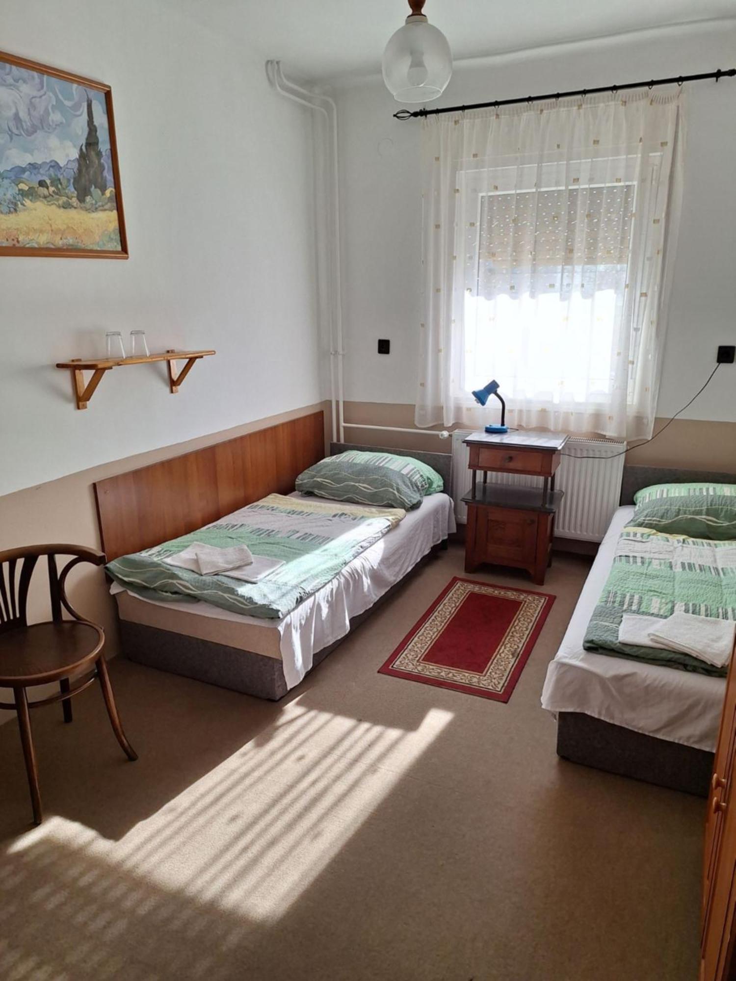 Bed and Breakfast Fenyo Panzio Mezőkövesd Exterior foto